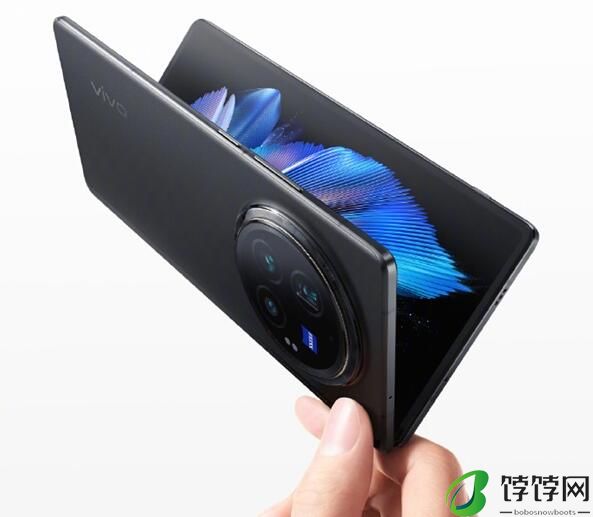 vivo x fold3/pro系列手机今日开售：展开薄至4.65mm